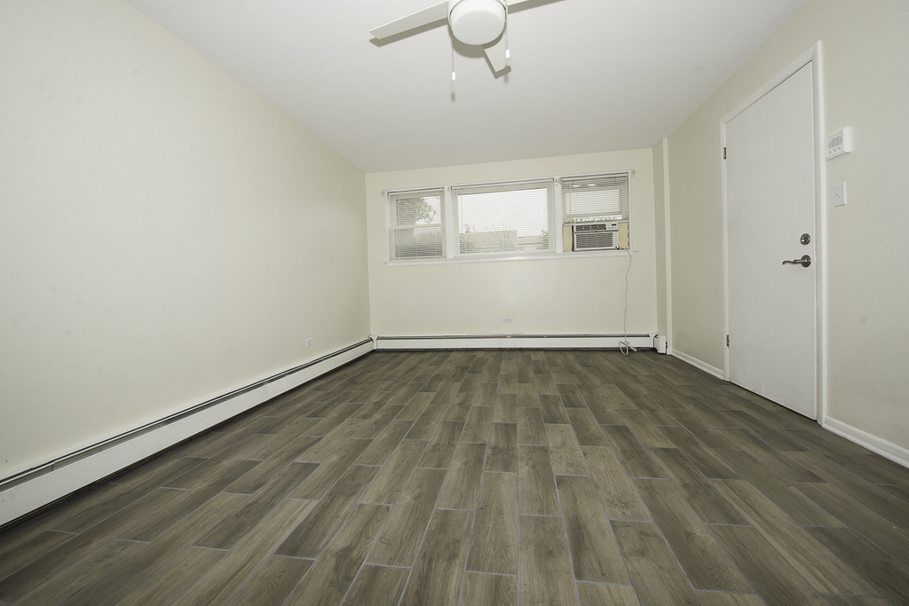 2402 N 76 Court - Photo 1