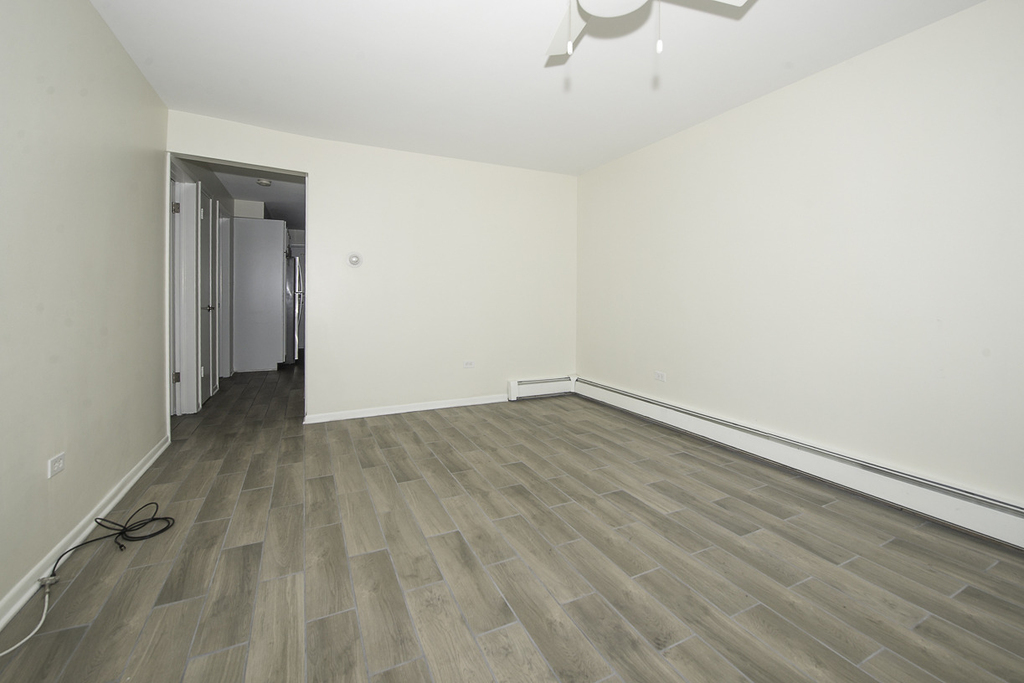 2402 N 76 Court - Photo 2