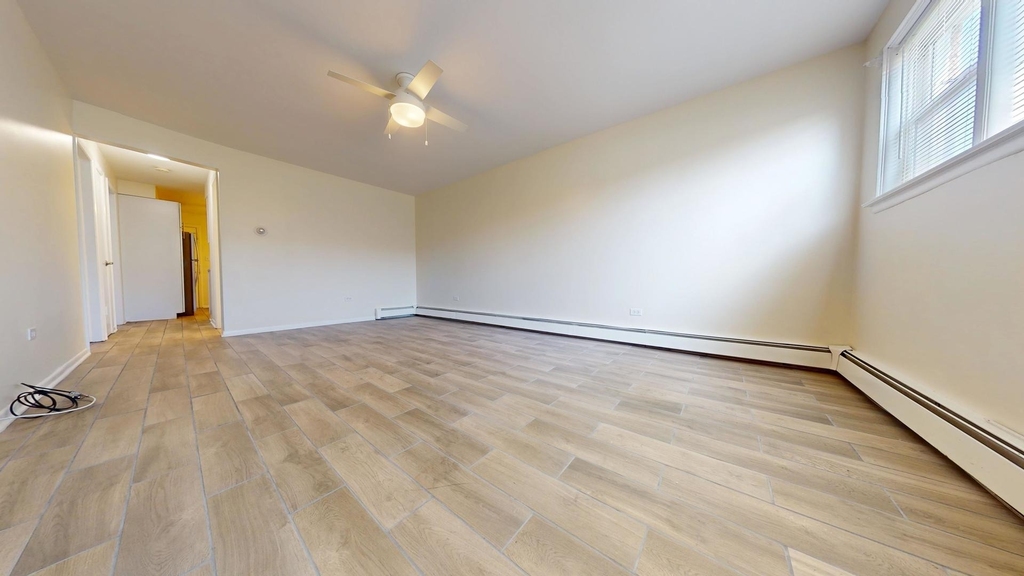 2402 N 76 Court - Photo 3