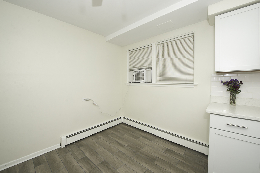 2402 N 76 Court - Photo 13