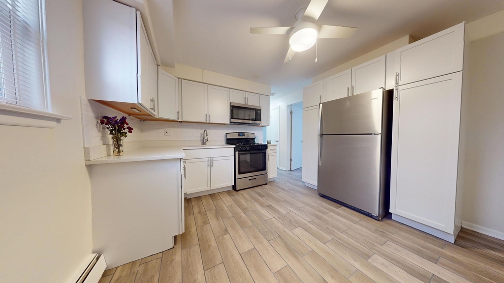 2402 N 76 Court - Photo 9