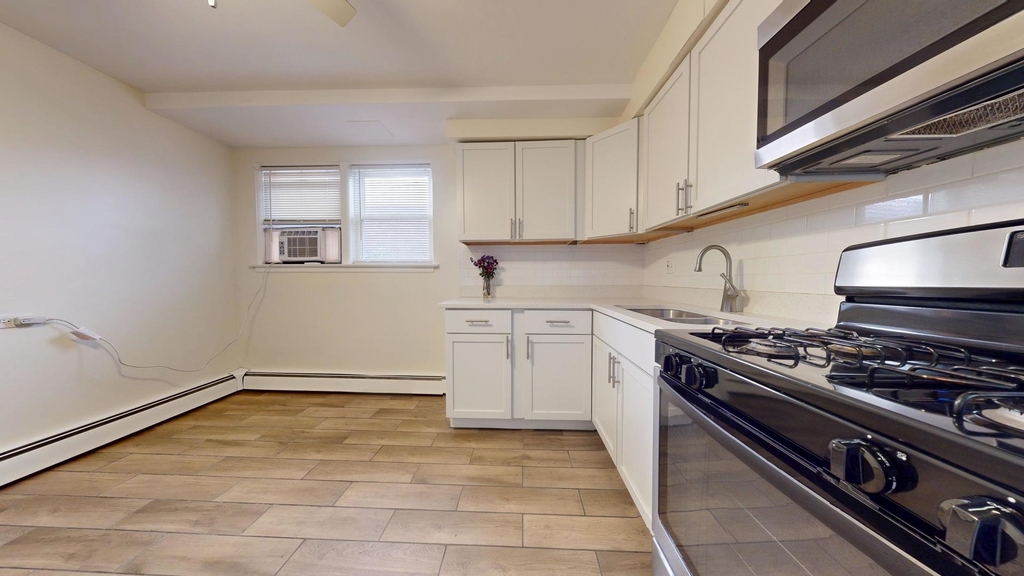 2402 N 76 Court - Photo 7