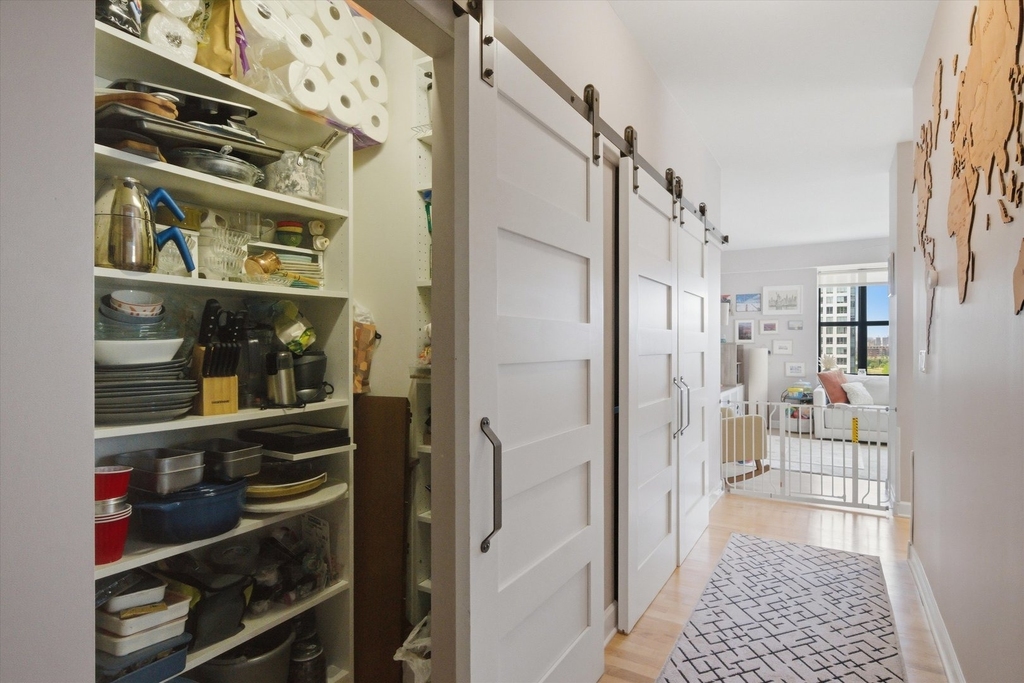 451 W Huron Street - Photo 16