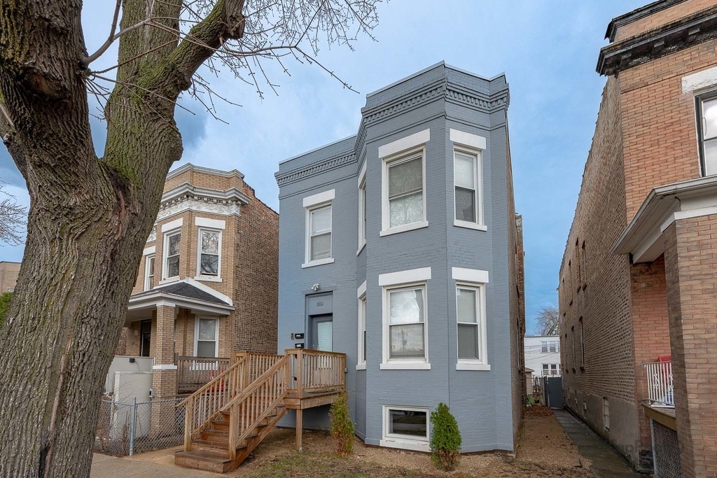 1019 N Ridgeway Avenue - Photo 0