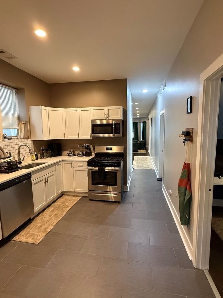 1019 N Ridgeway Avenue - Photo 6