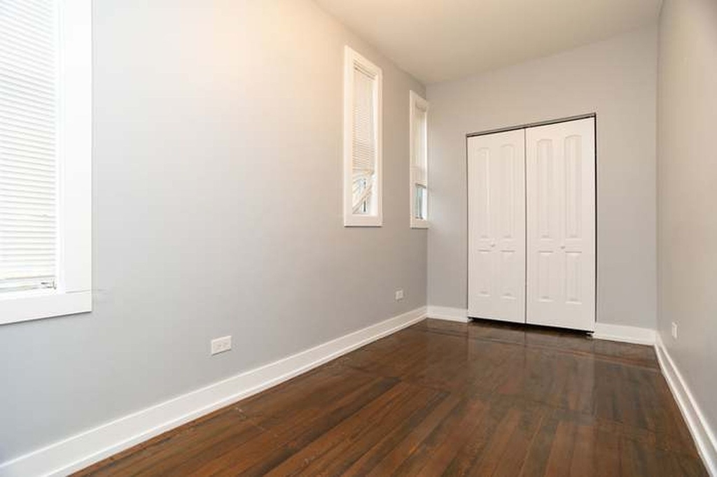 2657 N Ridgeway Avenue - Photo 8