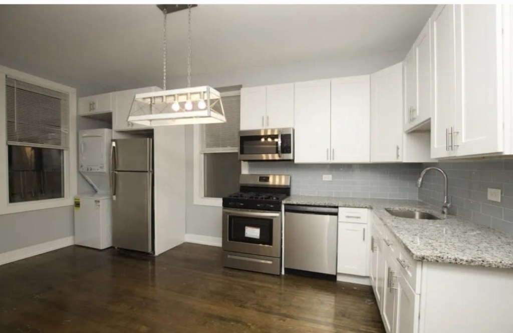 2657 N Ridgeway Avenue - Photo 1