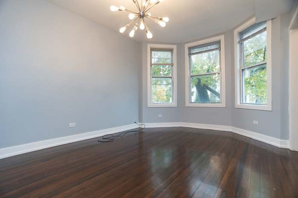 2657 N Ridgeway Avenue - Photo 2