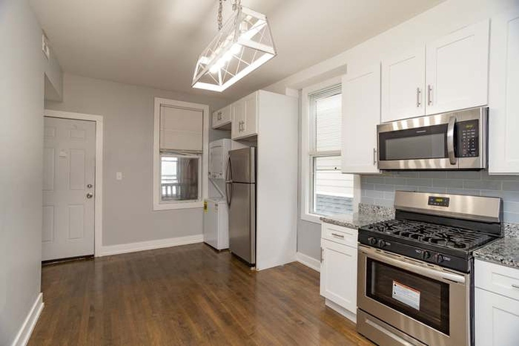 2657 N Ridgeway Avenue - Photo 4