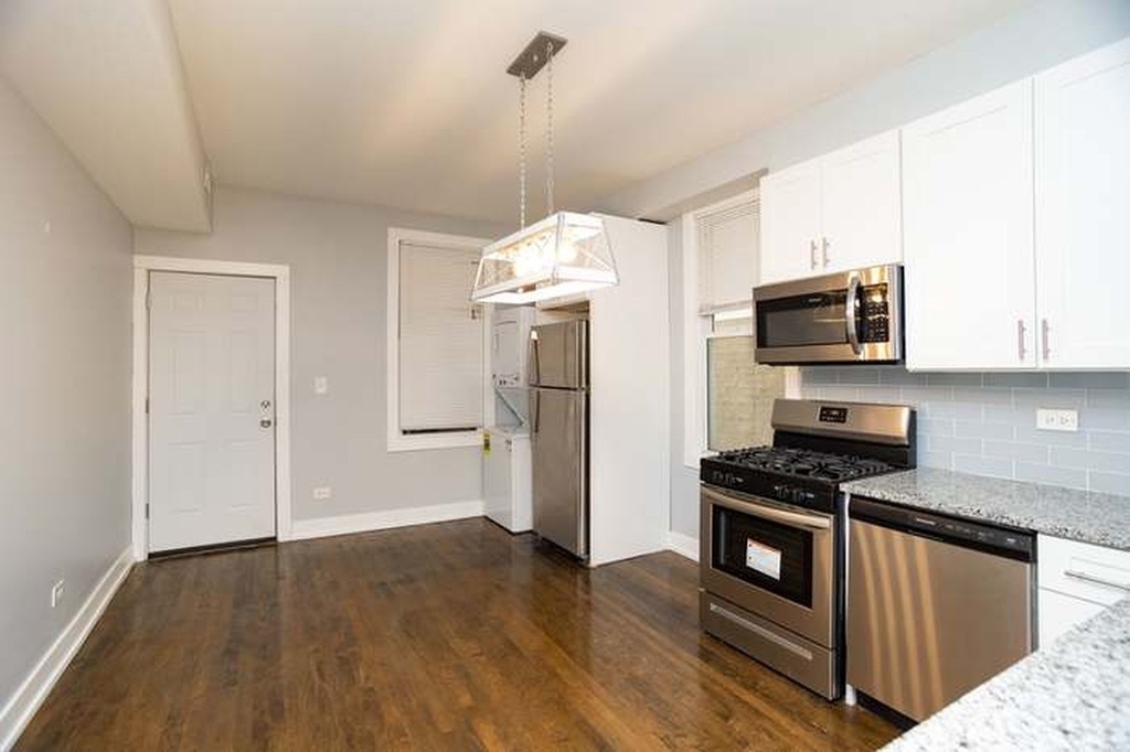 2657 N Ridgeway Avenue - Photo 3