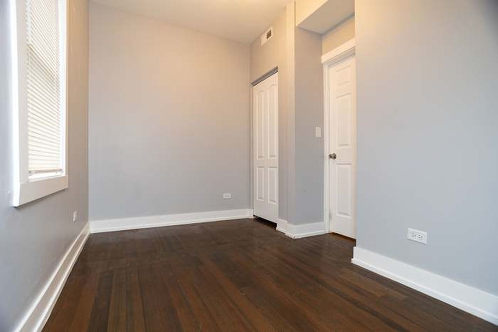 2657 N Ridgeway Avenue - Photo 7