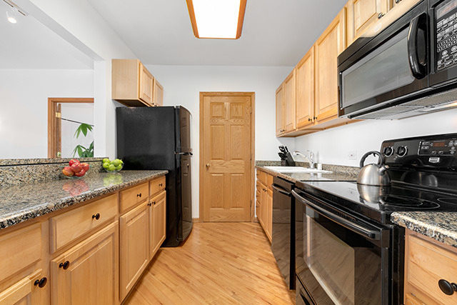 431 S Dearborn Street - Photo 2