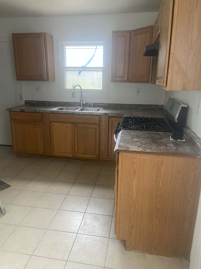 212 Romayne Avenue - Photo 0