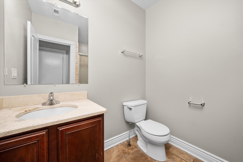 6300 N Rockwell Street - Photo 18