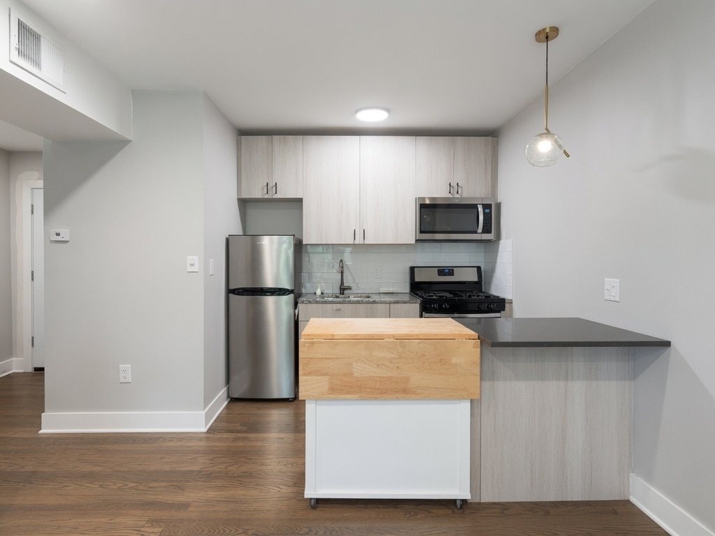 4004 N Bell Avenue - Photo 2