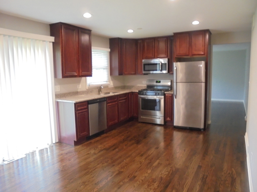 1130 Laurel Drive - Photo 6