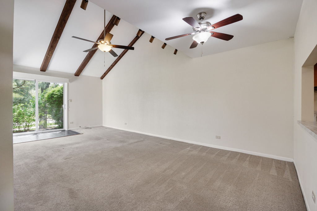 1525 Columbia Court - Photo 2