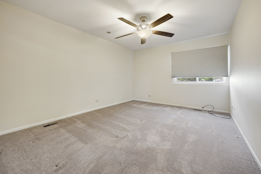 1525 Columbia Court - Photo 12