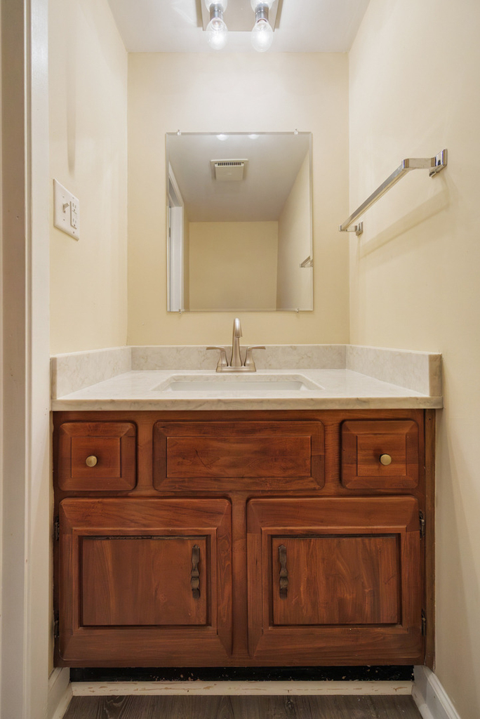 1525 Columbia Court - Photo 11