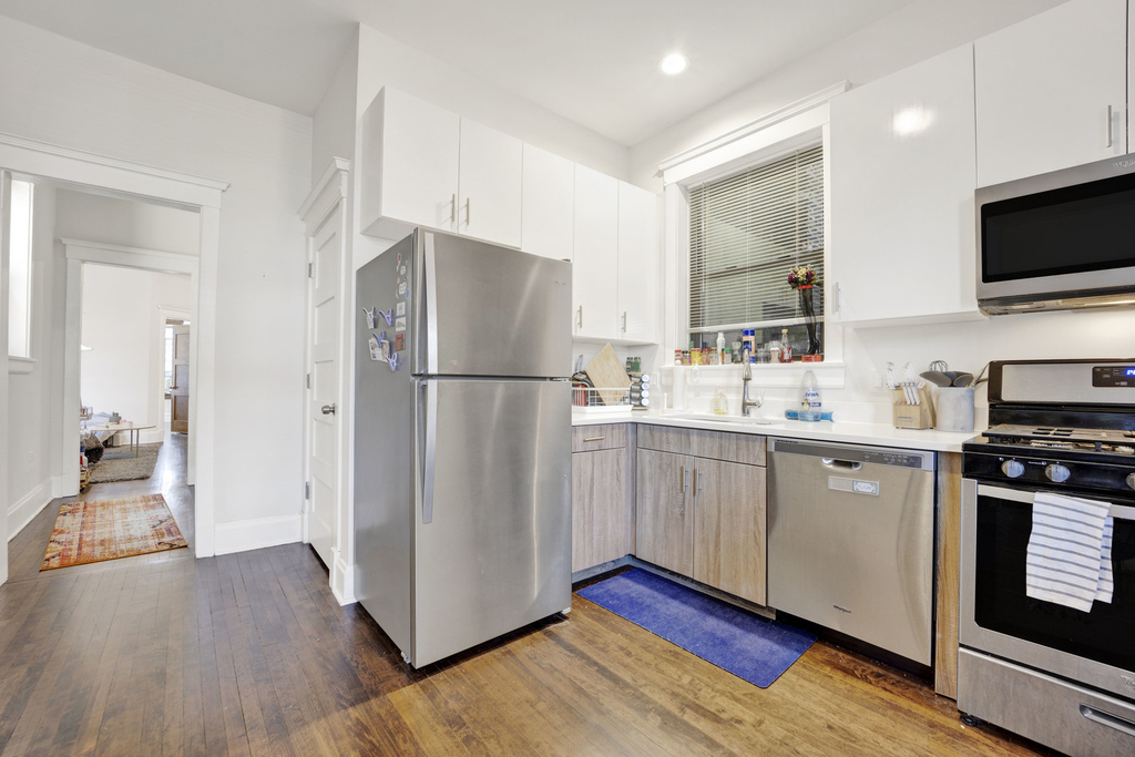 1010 W Dakin Street - Photo 2