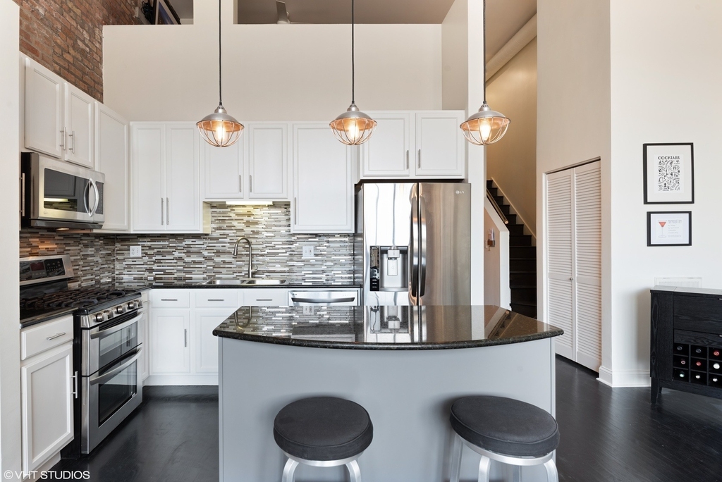 215 N Aberdeen Street - Photo 6