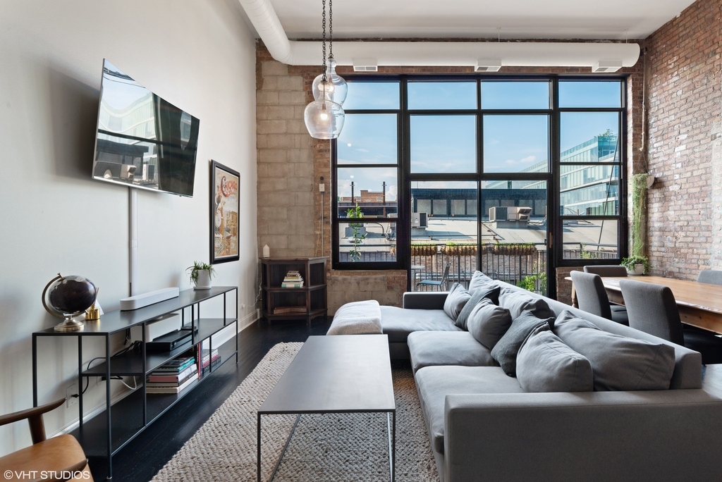 215 N Aberdeen Street - Photo 3