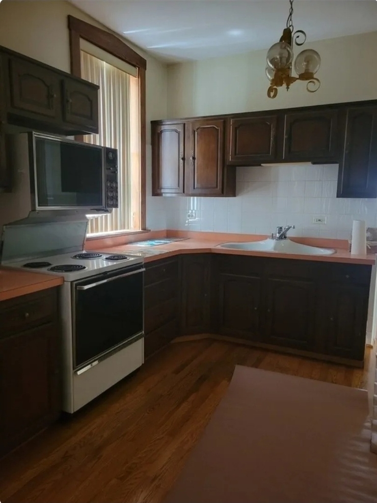 6939 N Hamilton Avenue - Photo 1