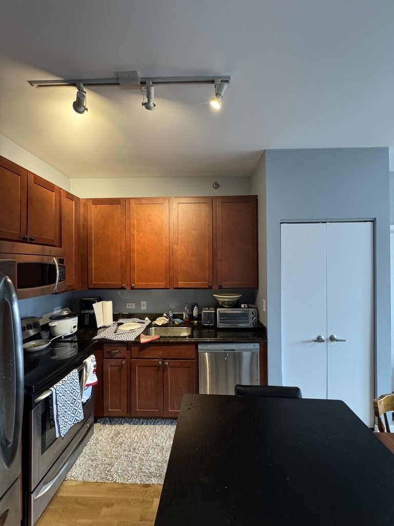 1 E 8th Street - Photo 2