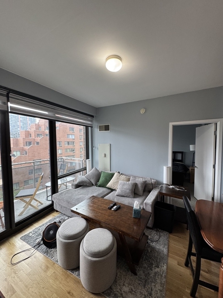 1 E 8th Street - Photo 8