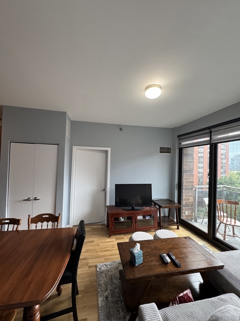 1 E 8th Street - Photo 7