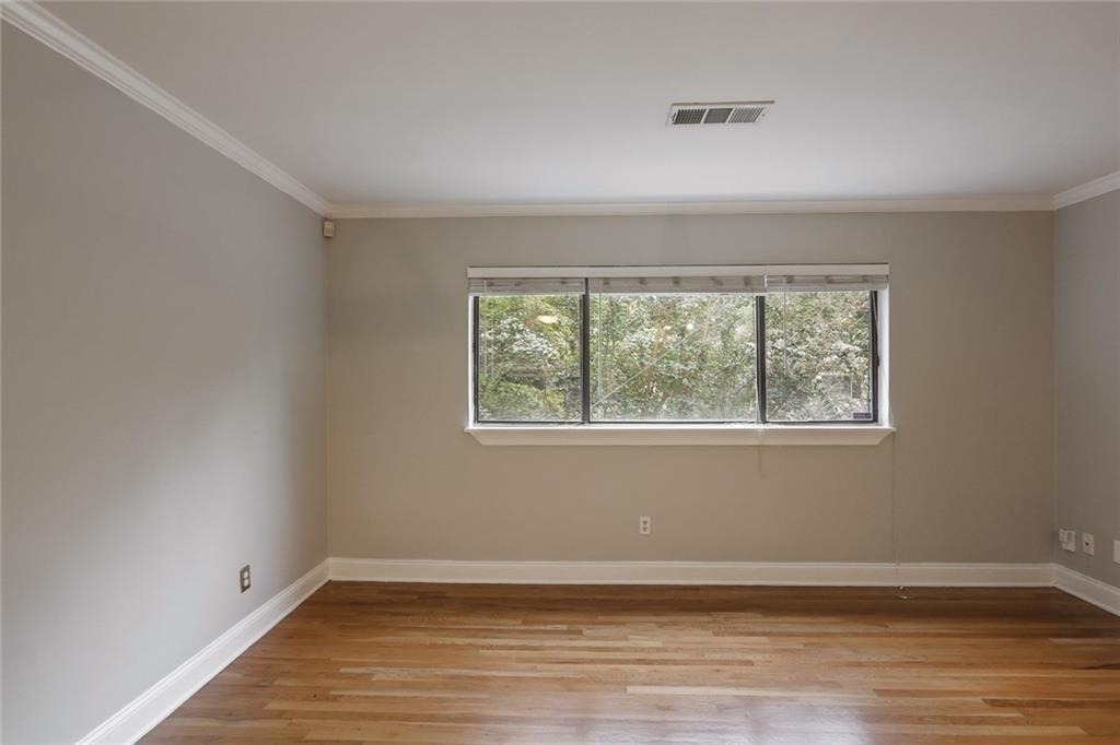 880 Glendale Terrace Ne - Photo 3