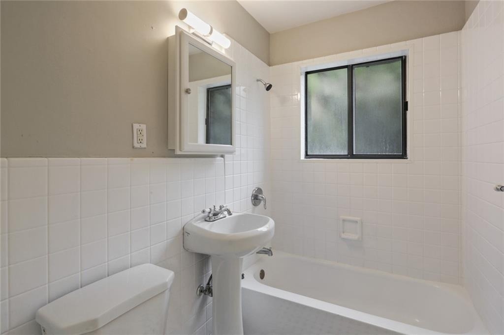 880 Glendale Terrace Ne - Photo 8