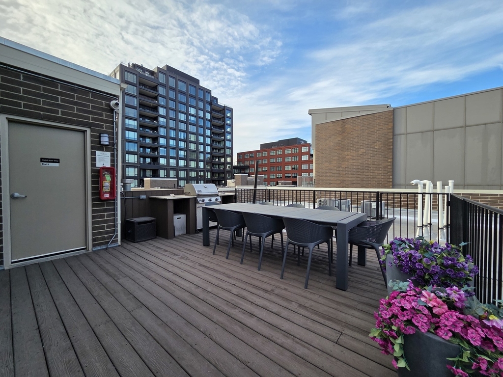 22 N Aberdeen Street - Photo 20