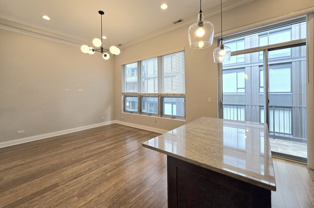 22 N Aberdeen Street - Photo 2