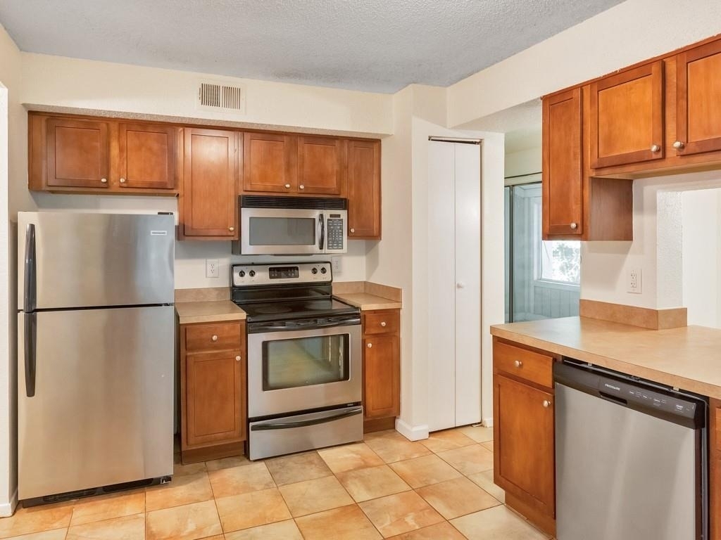 245 Seasons Parkway - Photo 18