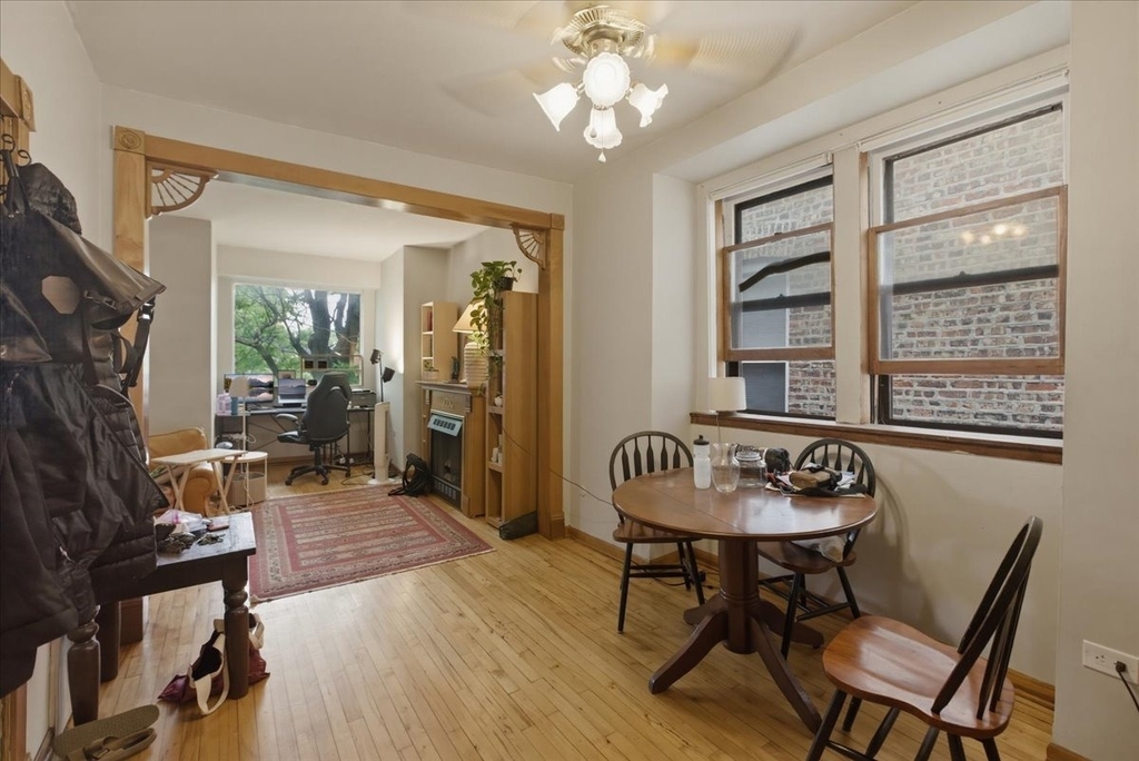 1931 W Evergreen Avenue - Photo 3