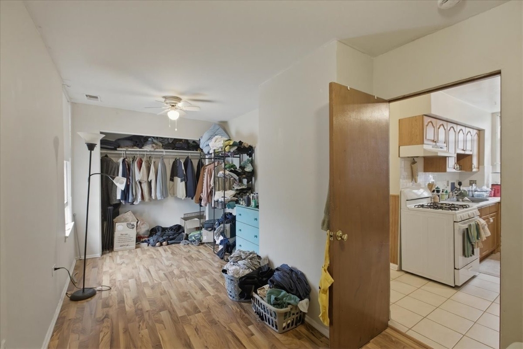 1931 W Evergreen Avenue - Photo 4