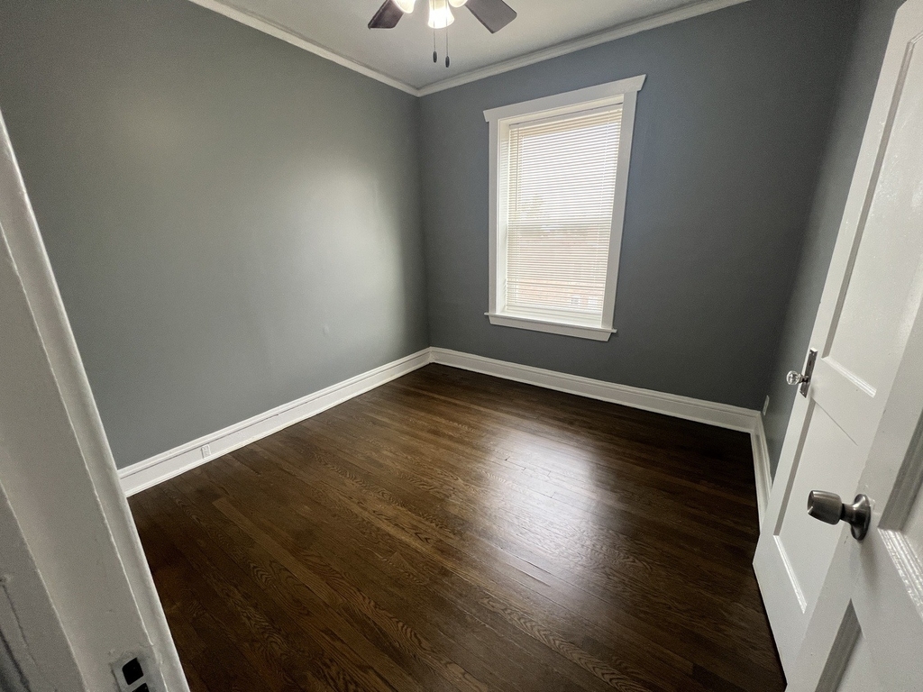 840 W 66th Street - Photo 4