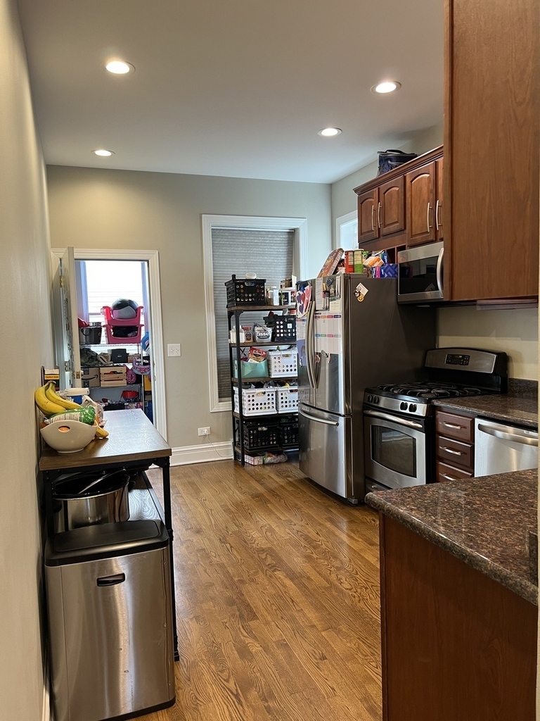3625 N Hermitage Avenue - Photo 12