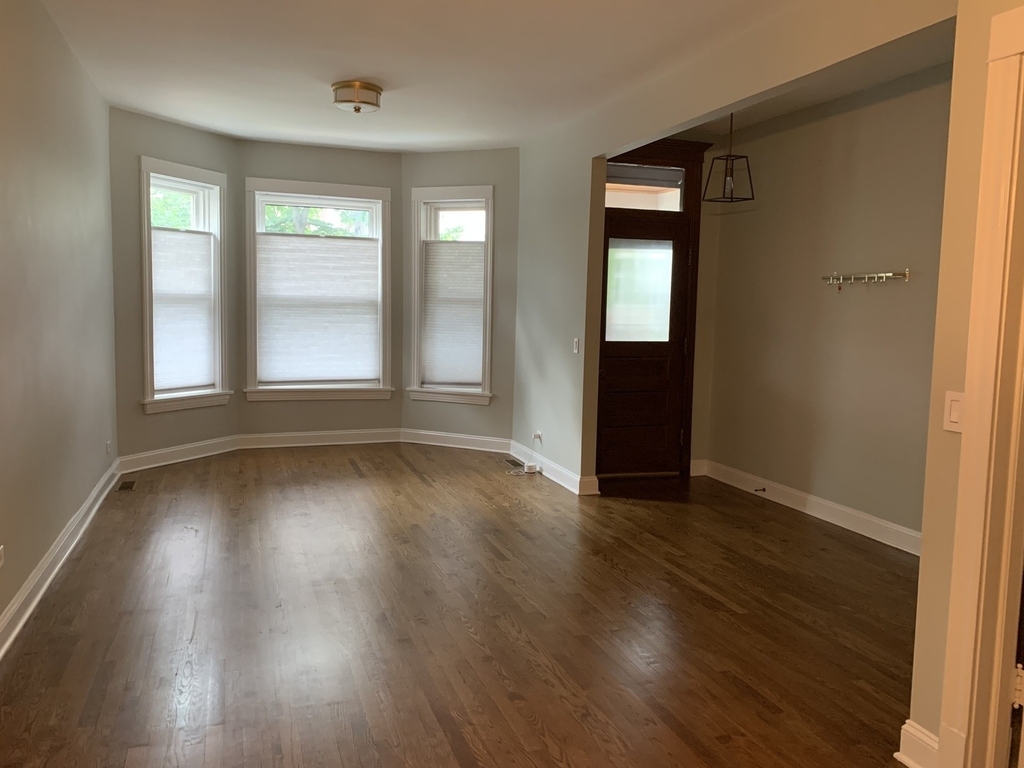 3625 N Hermitage Avenue - Photo 4