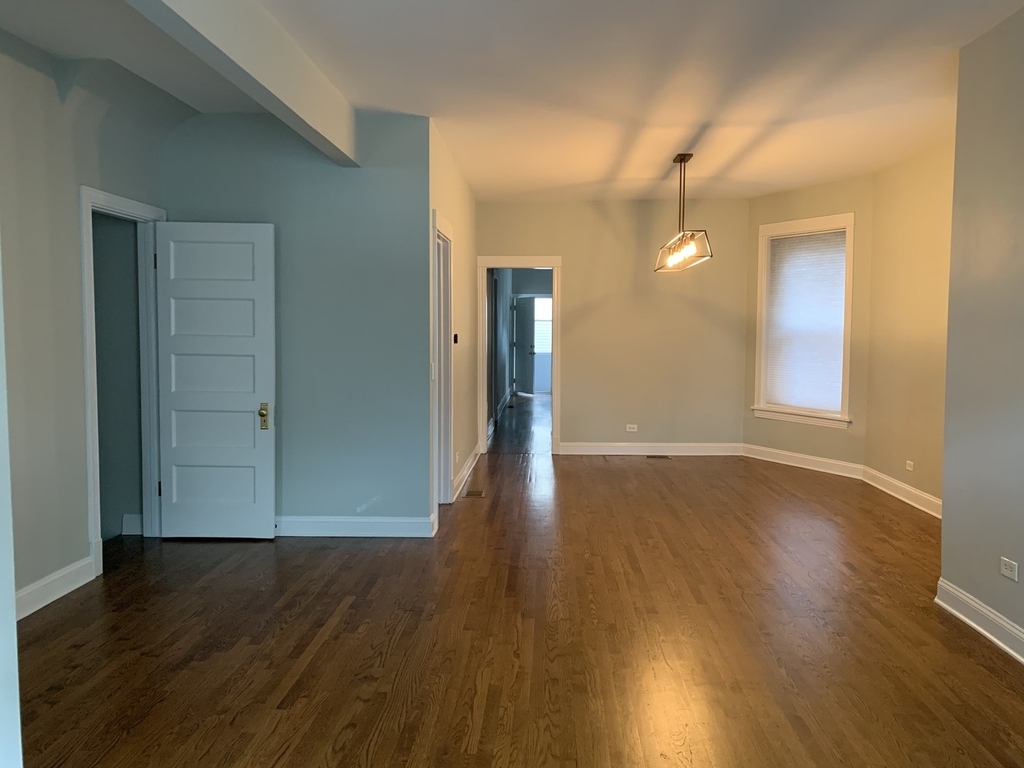 3625 N Hermitage Avenue - Photo 8