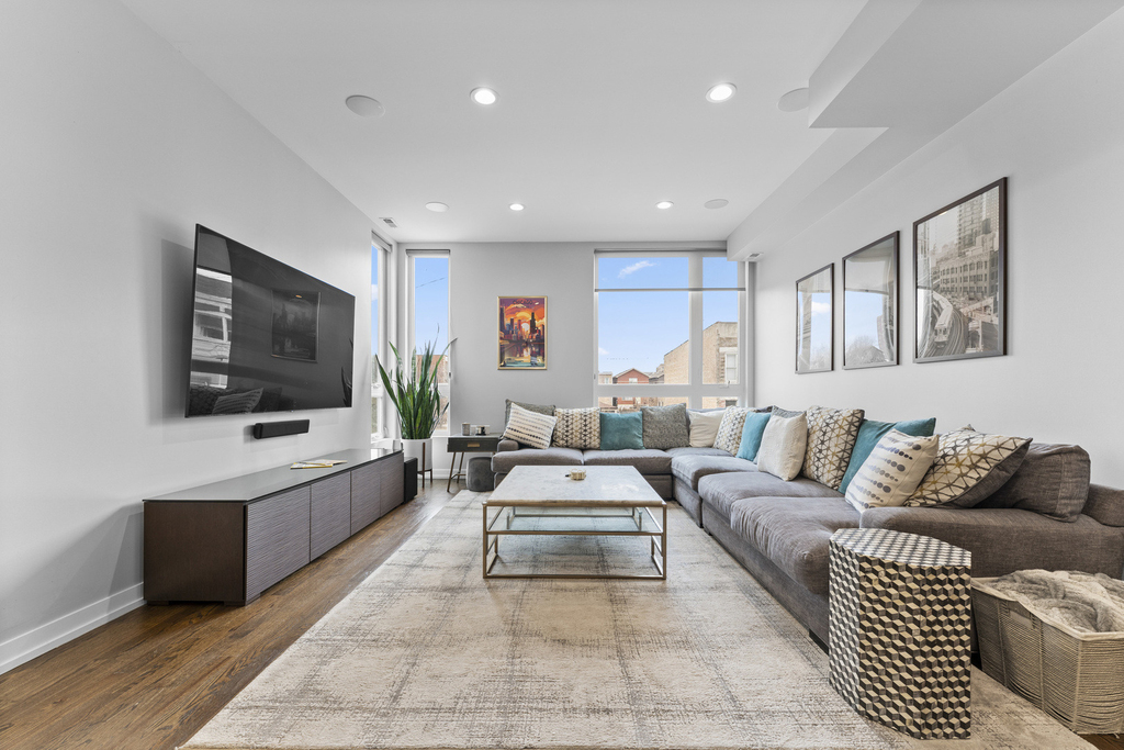 2437 W Jackson Boulevard - Photo 8