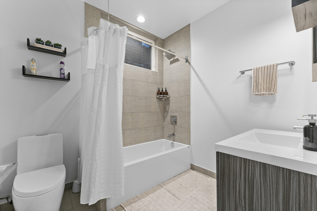 2437 W Jackson Boulevard - Photo 7