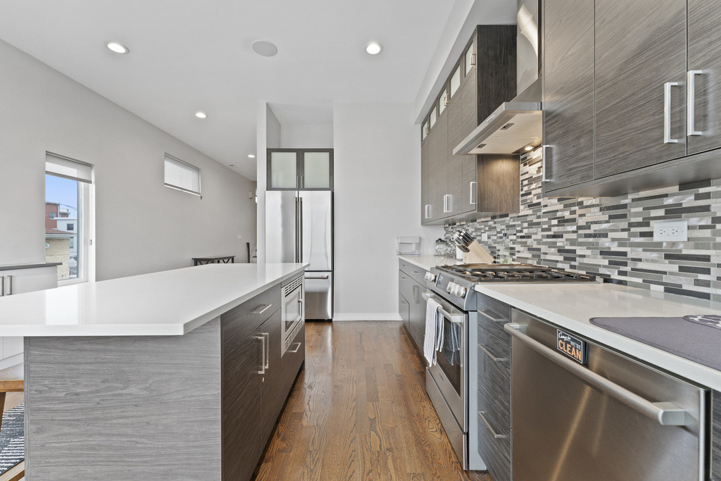2437 W Jackson Boulevard - Photo 13