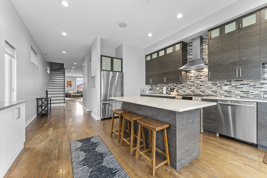 2437 W Jackson Boulevard - Photo 11