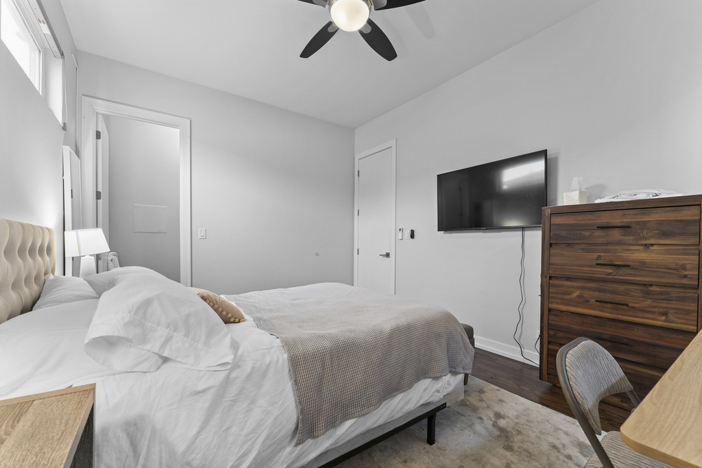 2437 W Jackson Boulevard - Photo 5