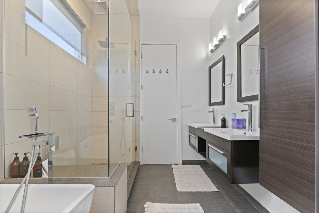 2437 W Jackson Boulevard - Photo 18