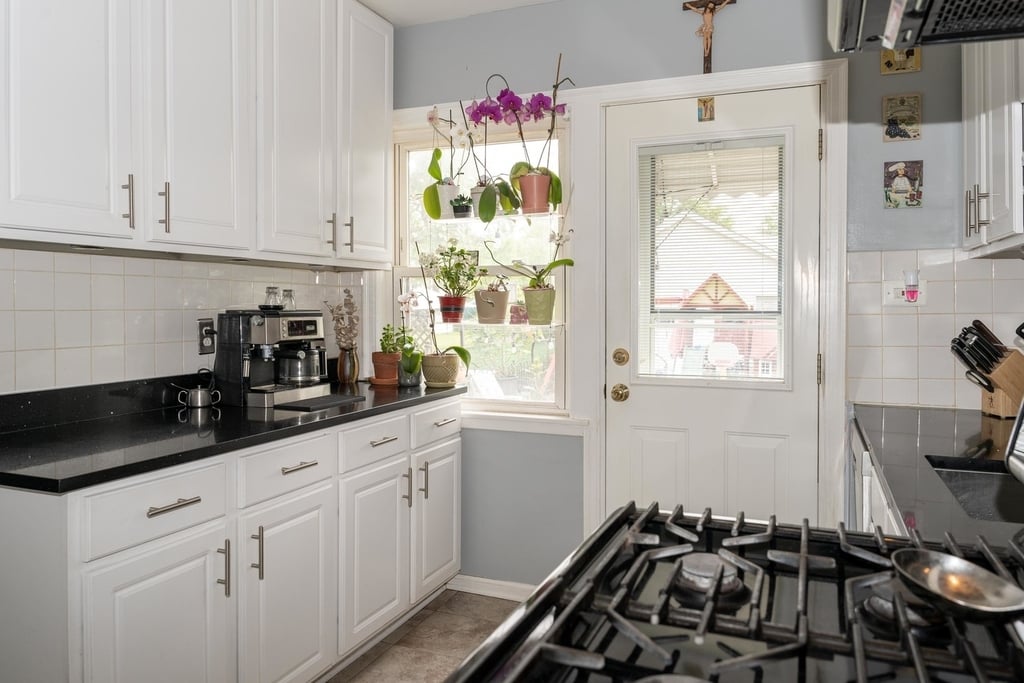9019 Lincoln Avenue - Photo 4