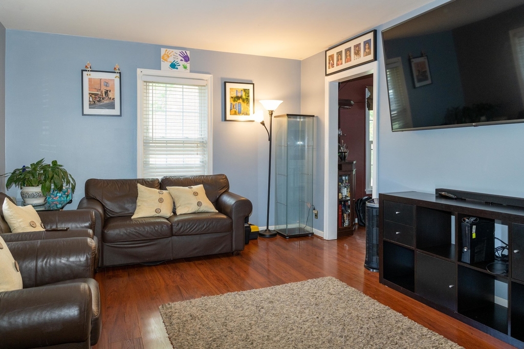 9019 Lincoln Avenue - Photo 2