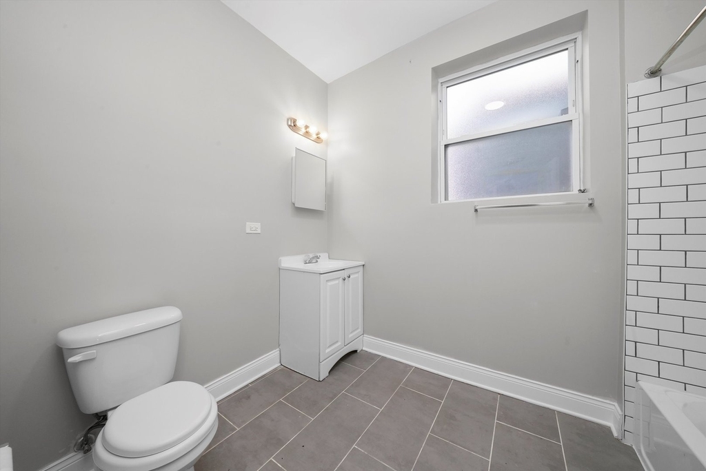 6833 S Merrill Avenue - Photo 9